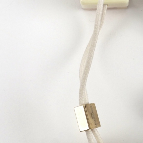 Authentic Louis Vuitton cube elastic hair tie white resin - Picture 2 of 3